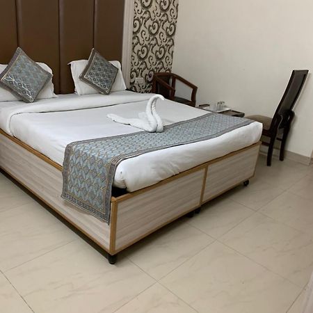 Hotel Star Palace - Near Karol Bagh Metro Delhi Kültér fotó