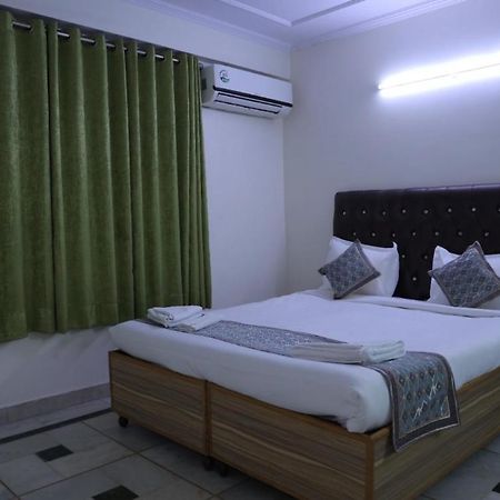 Hotel Star Palace - Near Karol Bagh Metro Delhi Kültér fotó