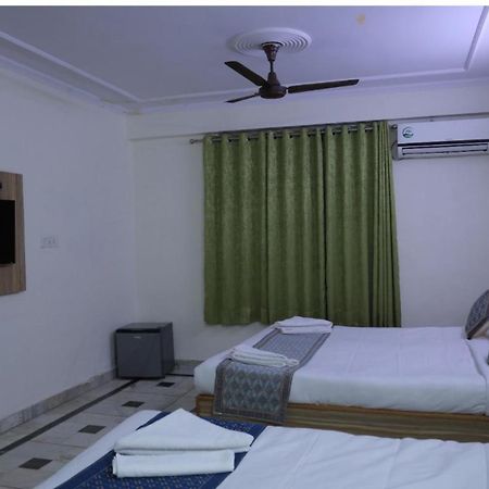 Hotel Star Palace - Near Karol Bagh Metro Delhi Kültér fotó