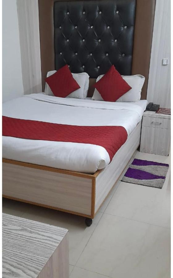 Hotel Star Palace - Near Karol Bagh Metro Delhi Kültér fotó