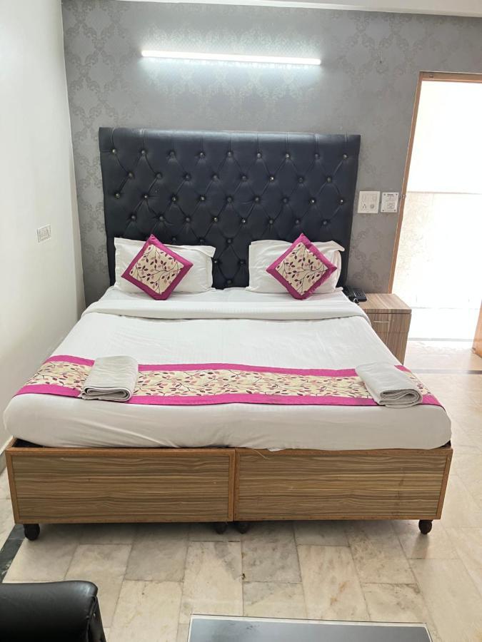 Hotel Star Palace - Near Karol Bagh Metro Delhi Kültér fotó