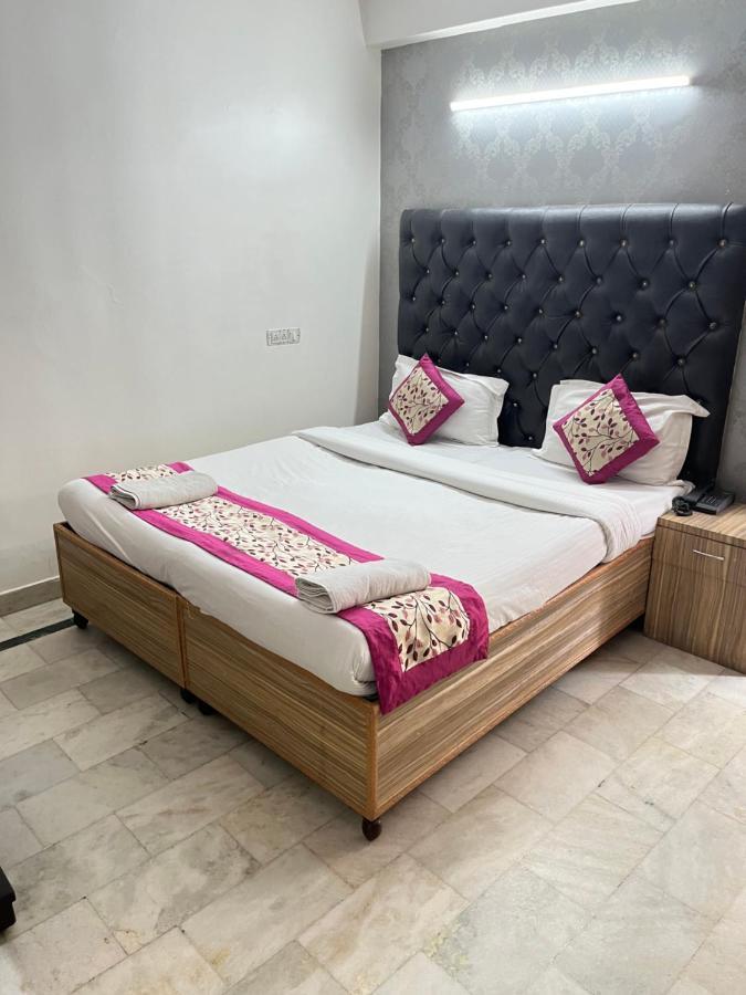 Hotel Star Palace - Near Karol Bagh Metro Delhi Kültér fotó