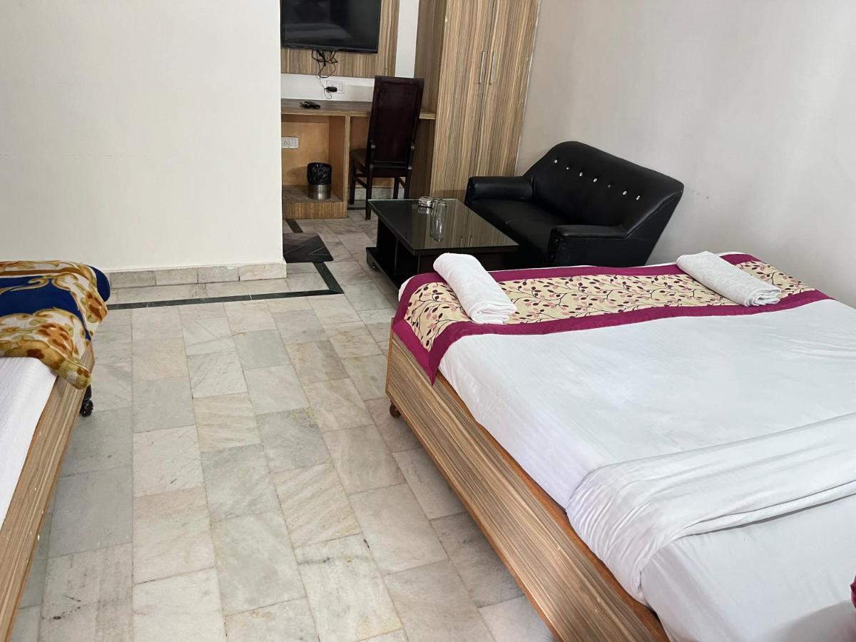 Hotel Star Palace - Near Karol Bagh Metro Delhi Kültér fotó