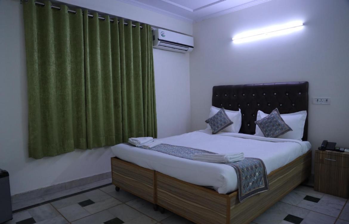 Hotel Star Palace - Near Karol Bagh Metro Delhi Kültér fotó