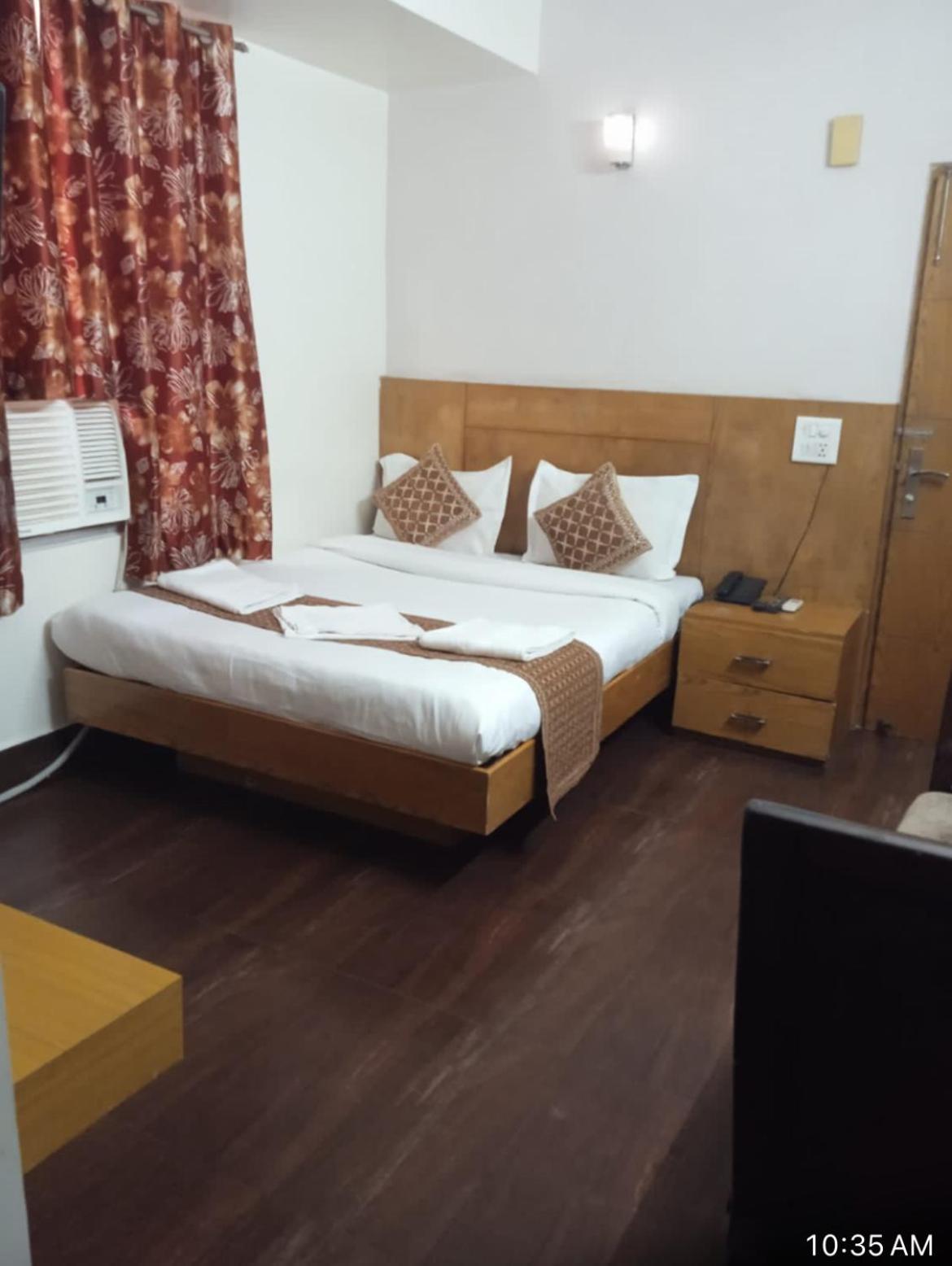 Hotel Star Palace - Near Karol Bagh Metro Delhi Kültér fotó